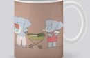 Сутрешната чаша кафе или чай става още по-приятна, с дизайнерската ни керамична чаша с щампа Семейство.